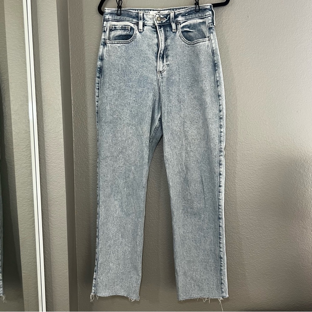 Hollister Light Wash Straight Leg Jeans | Size 7